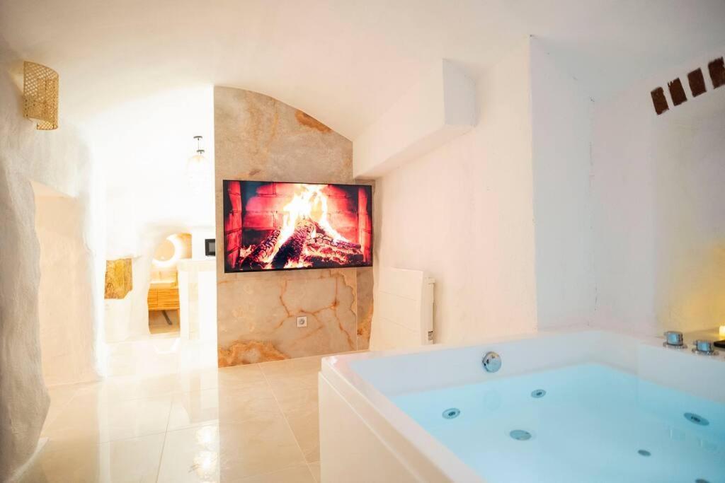 Le Temple D'Aphrodite, Appartement Avec Spa Vienne  Exterior foto