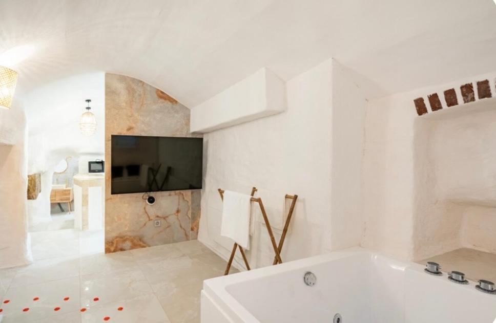 Le Temple D'Aphrodite, Appartement Avec Spa Vienne  Exterior foto